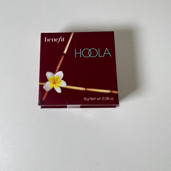 Benefit Cosmetics Hoola matte Bronzer. - Picture 3 of 6